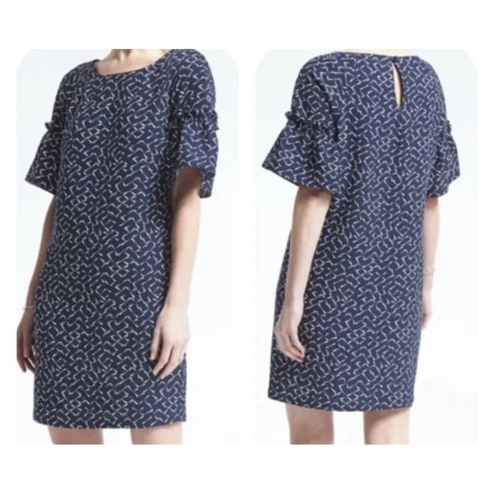 BANANA REPUBLIC. Puff Sleeve, Navy Shift Printed Dress. Size Small. Knee length.